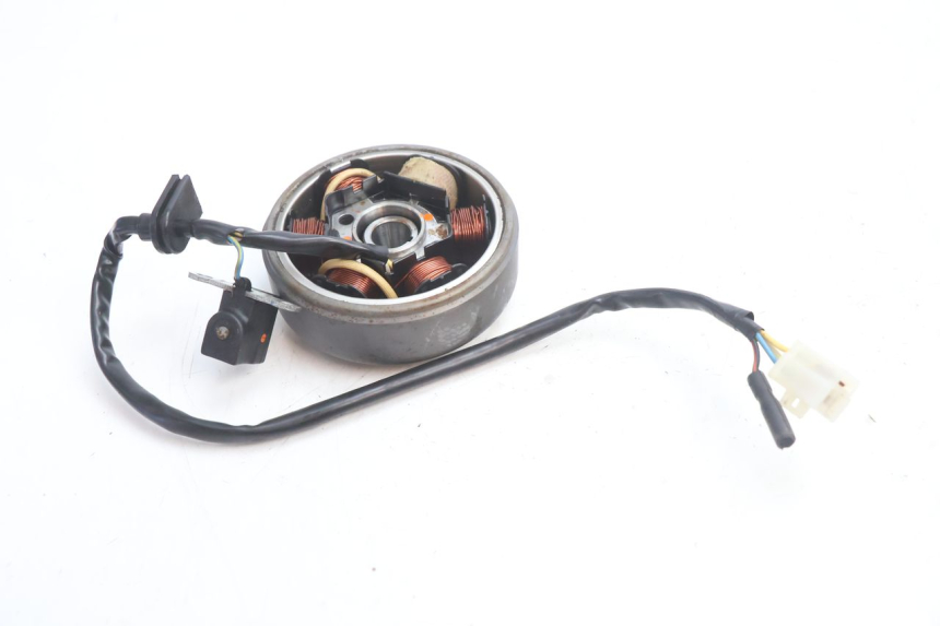 photo de ROTOR STATOR PEUGEOT KISBEE 2T 50 (2010 - 2017) - Alternative perspective