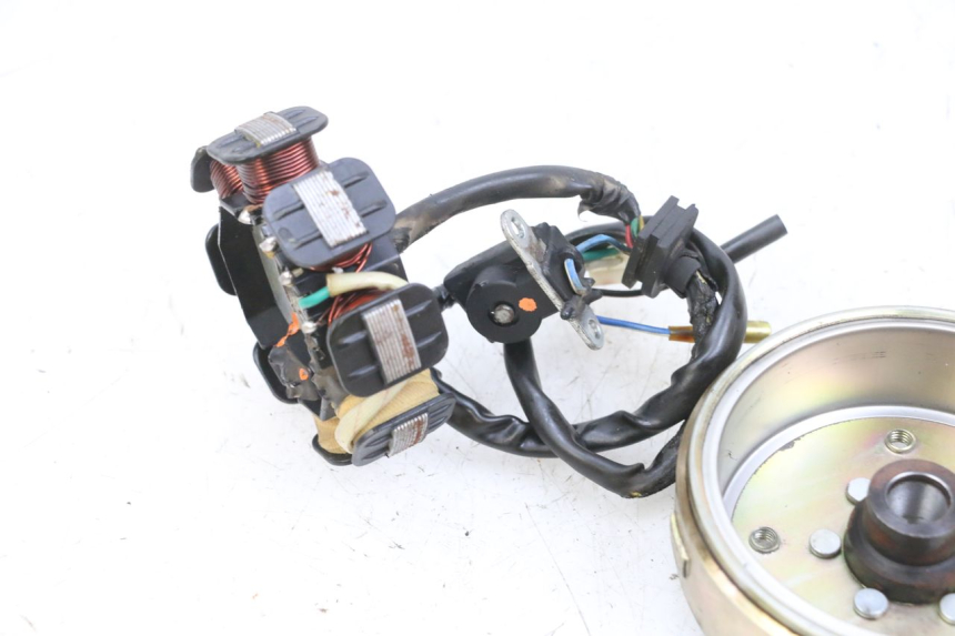 photo de ROTOR STATOR PEUGEOT KISBEE 4T 50 (2010 - 2017) - Technical close-up