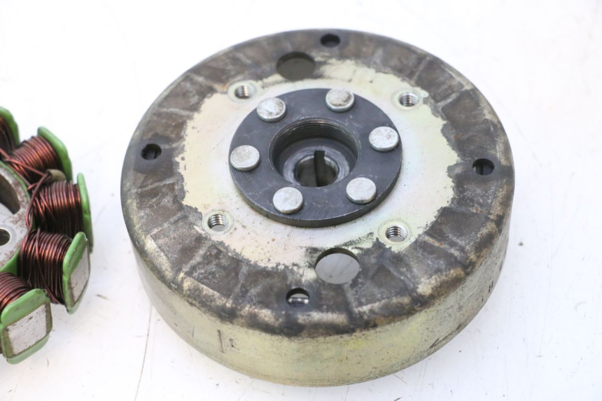 photo de ROTOR STATOR PEUGEOT KISBEE 4T 50 (2018 - 2022) - Additional view of the item