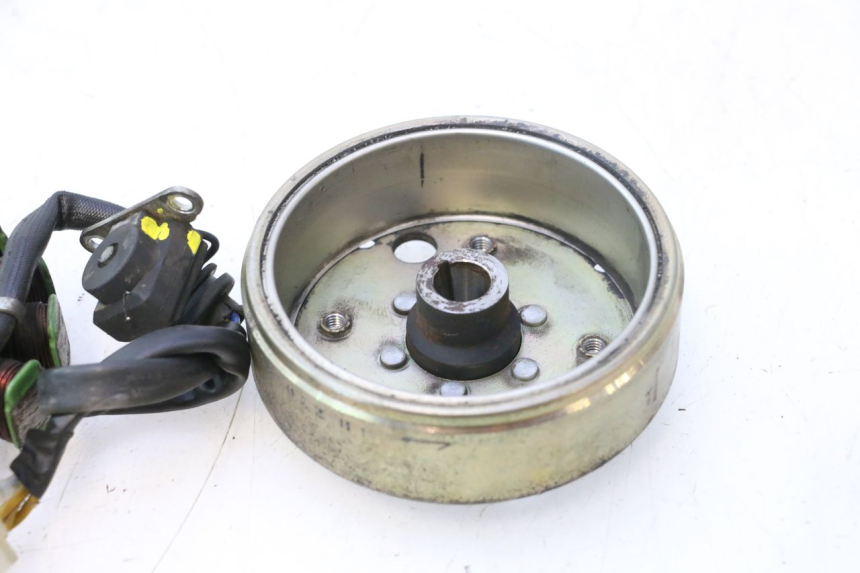 photo de ROTOR STATOR PEUGEOT KISBEE 4T 50 (2018 - 2022) - Fixing points details
