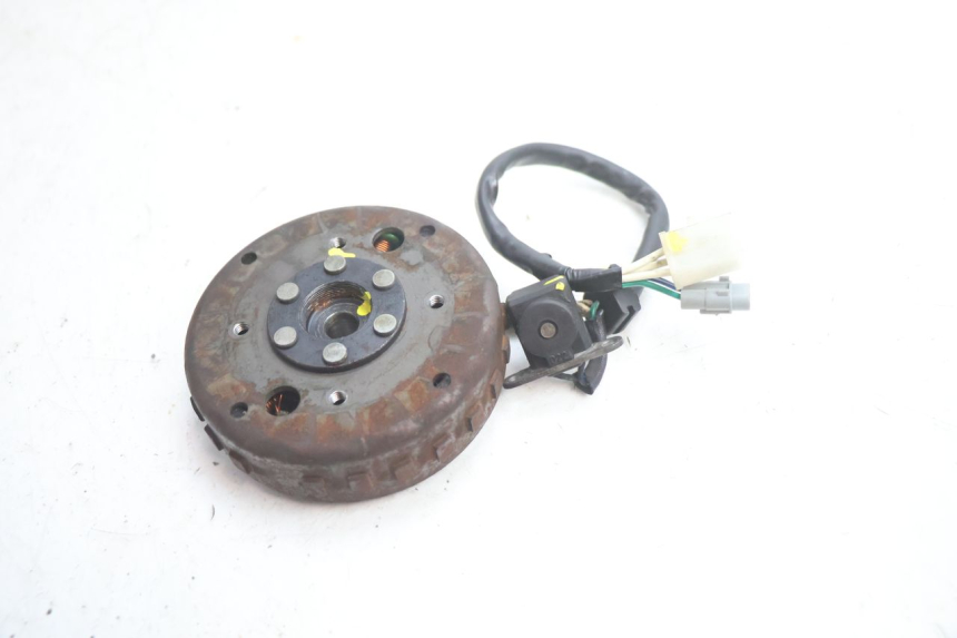 photo de ROTOR STATOR PEUGEOT KISBEE 4T 50 (2018 - 2022) - Zoom on usage condition