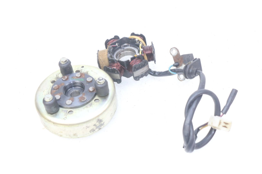 photo de ROTOR STATOR PEUGEOT LUDIX BLASTER 50 (2006 - 2014) - Alternative perspective