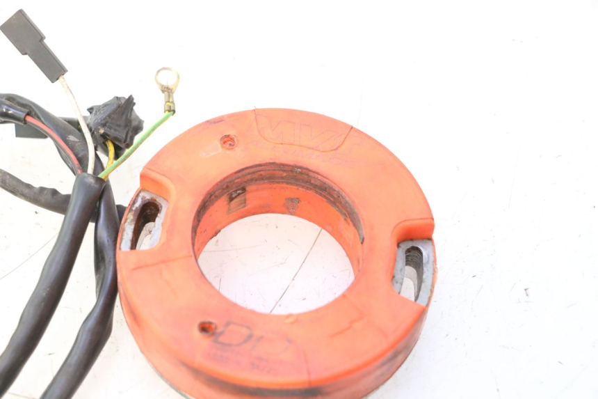 photo de ROTOR STATOR PEUGEOT LUDIX BLASTER 50 (2006 - 2014) - Fixing points details