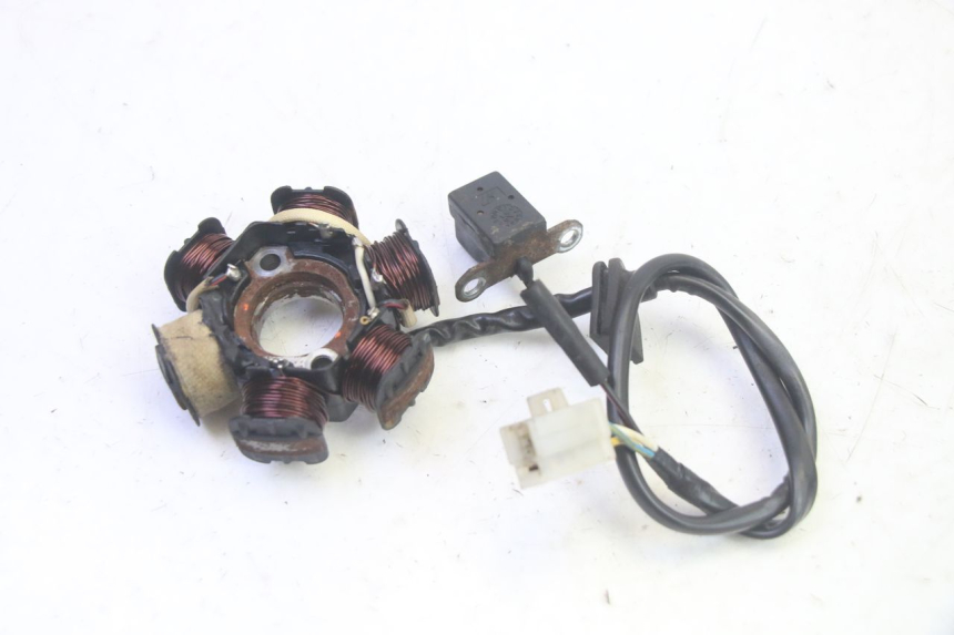 photo de ROTOR STATOR PEUGEOT LUDIX 50 (2008 - 2017) - Fixing points details