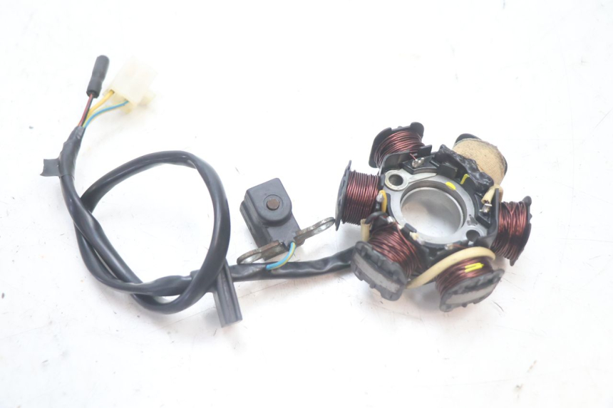 photo de ROTOR STATOR PEUGEOT LUDIX 50 (2005 - 2007) - Fixing points details