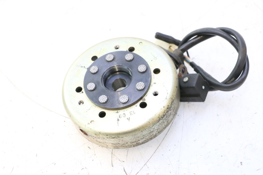photo de ROTOR STATOR PEUGEOT LUDIX ONE 50 (2004 - 2013) - Alternative perspective