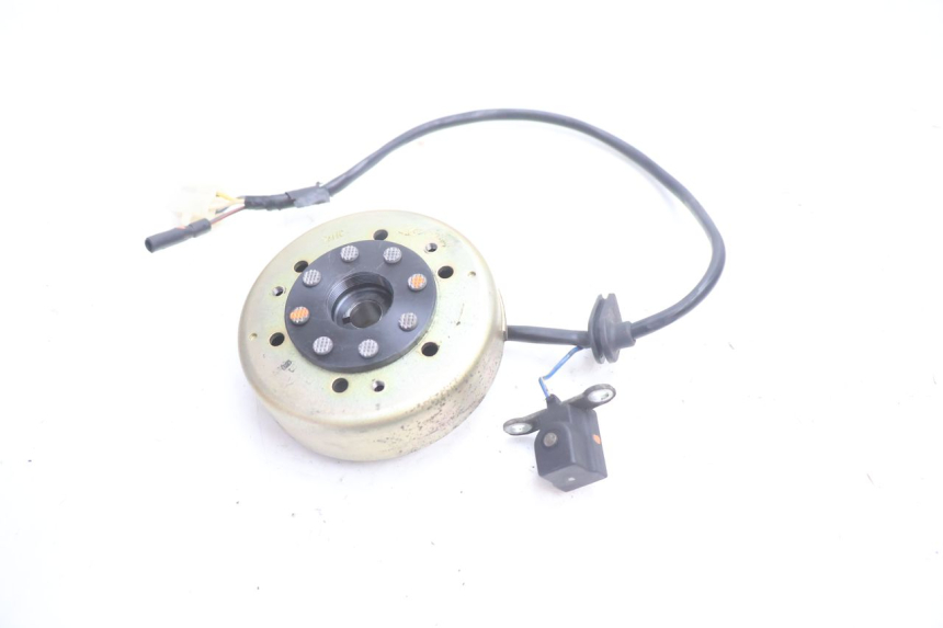 photo de ROTOR STATOR PEUGEOT LUDIX ONE 50 (2004 - 2006) - Zoom on usage condition