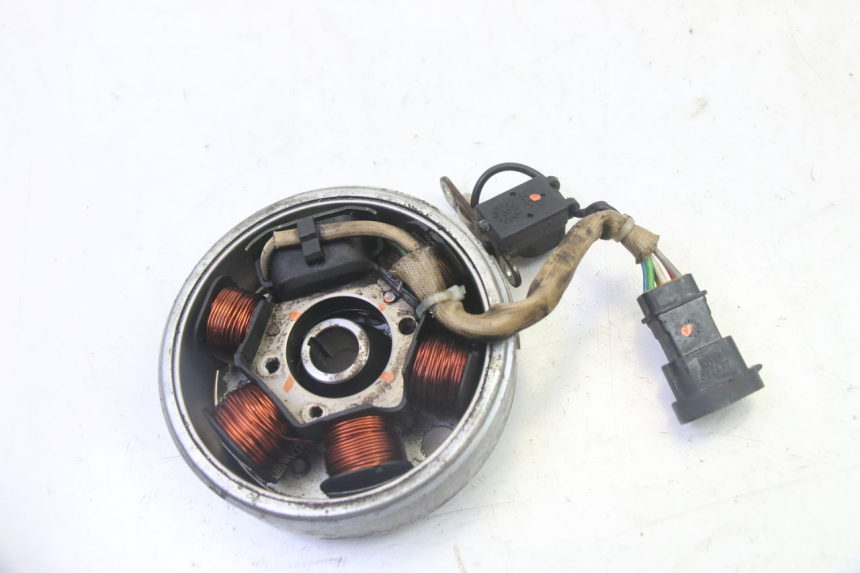 photo de ROTOR STATOR PIAGGIO NEW TYPHOON 50 (2010 - 2017) - Alternative perspective