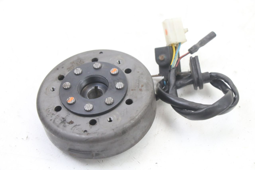 photo de ROTOR STATOR PEUGEOT KISBEE 2T 50 (2010 - 2017) - Zoom on usage condition