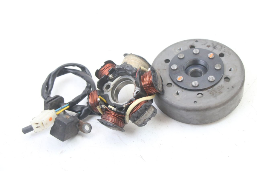 photo de ROTOR STATOR PEUGEOT KISBEE 2T 50 (2010 - 2017) - Technical close-up