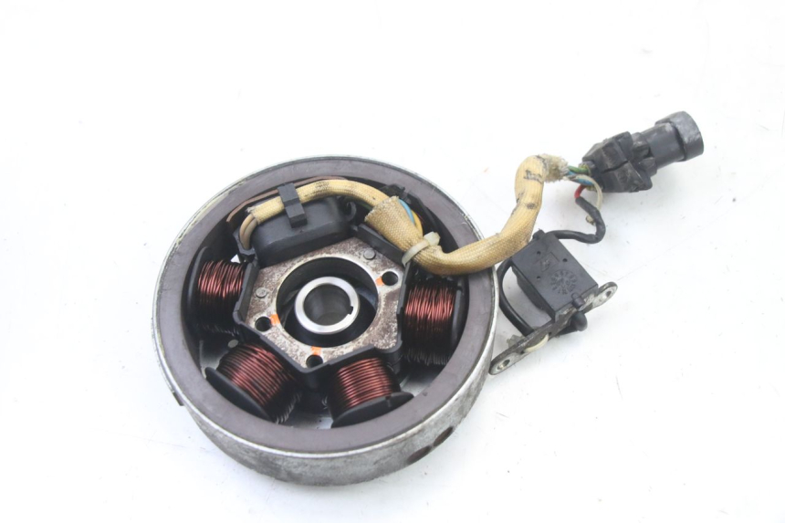 photo de ROTOR STATOR PIAGGIO VESPA S 2T 50 (2007 - 2014) - Alternative perspective