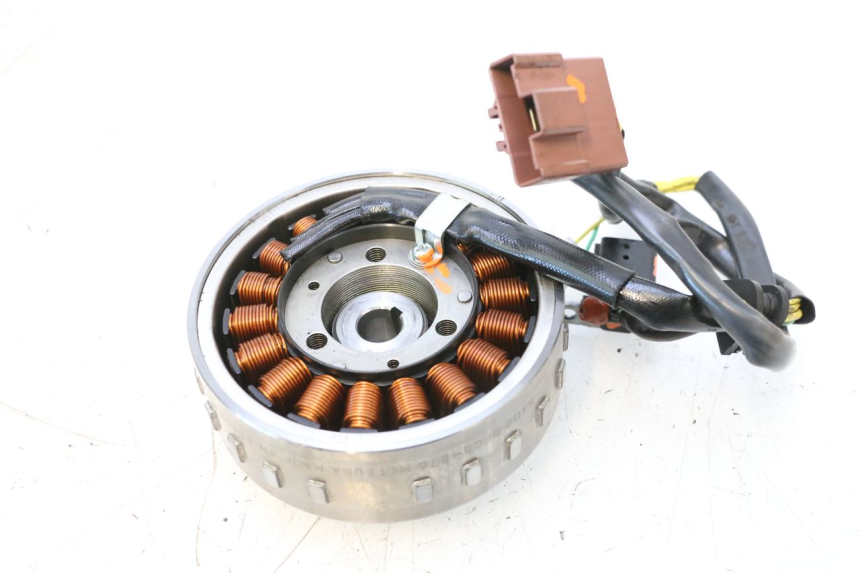photo de ROTOR STATOR PEUGEOT SATELIS COMPRESSOR K15 125 (2006 - 2009) - Zoom on usage condition