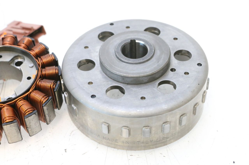 photo de ROTOR STATOR PEUGEOT SATELIS COMPRESSOR K15 125 (2006 - 2009) - Alternative perspective