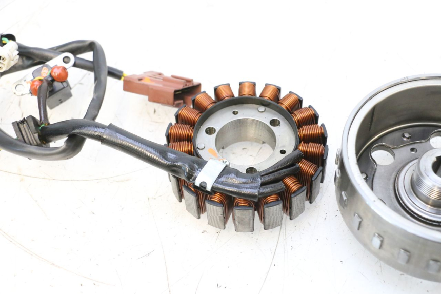 photo de ROTOR STATOR PEUGEOT SATELIS COMPRESSOR K15 125 (2006 - 2009) - Markings and original references