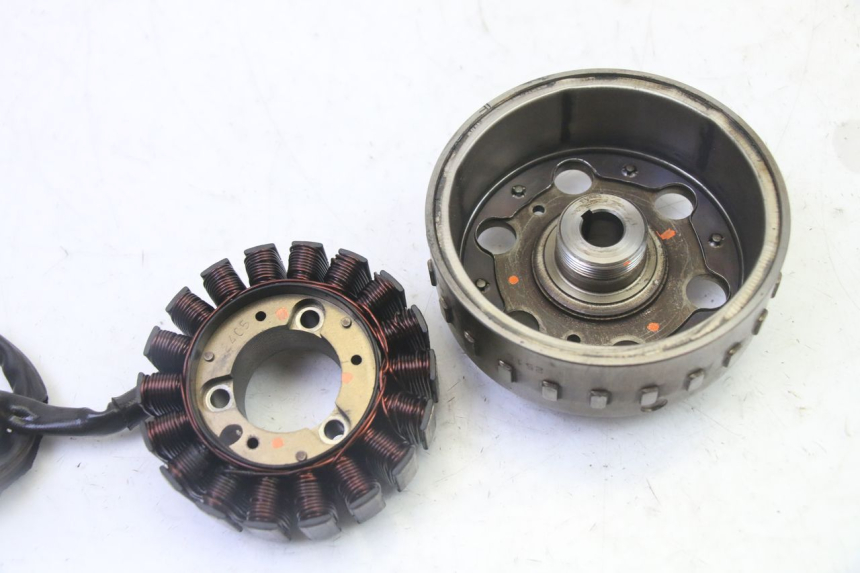 photo de ROTOR STATOR PEUGEOT SATELIS 125 (2013 - 2018) - Alternative perspective