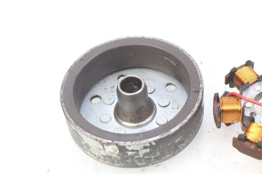 photo de ROTOR STATOR DERBI SENDA 50 (2003 - 2005) - Alternative perspective