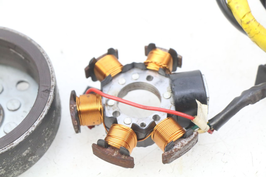 photo de ROTOR STATOR DERBI SENDA 50 (2003 - 2005) - Fixing points details