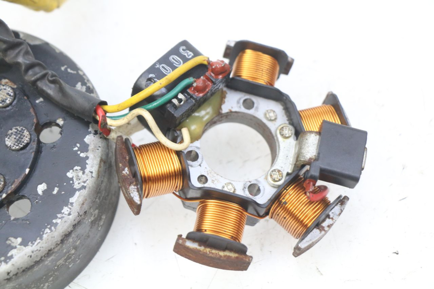 photo de ROTOR STATOR DERBI SENDA 50 (2003 - 2005) - Surface and material condition