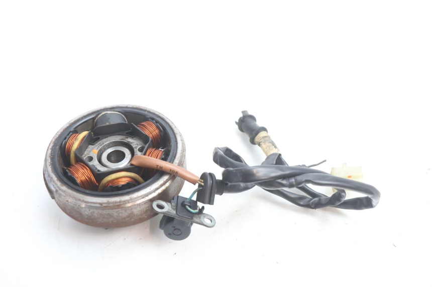 photo de ROTOR STATOR PEUGEOT SPEEDFIGHT LC 50 (1996 - 2002) - Alternative perspective
