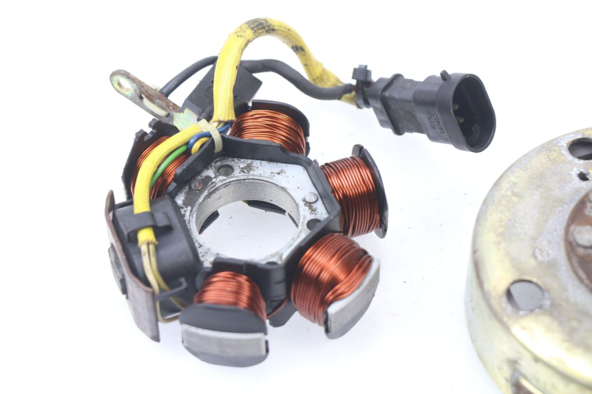 photo de ROTOR STATOR APRILIA SR CARB LC 2T 50 (2004 - 2012) - Fixing points details
