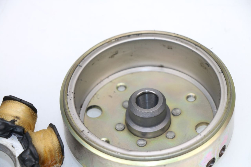 photo de ROTOR STATOR BAOTIAN TRAVEL SPIRIT 50 (2010 - 2012) - Fixing points details