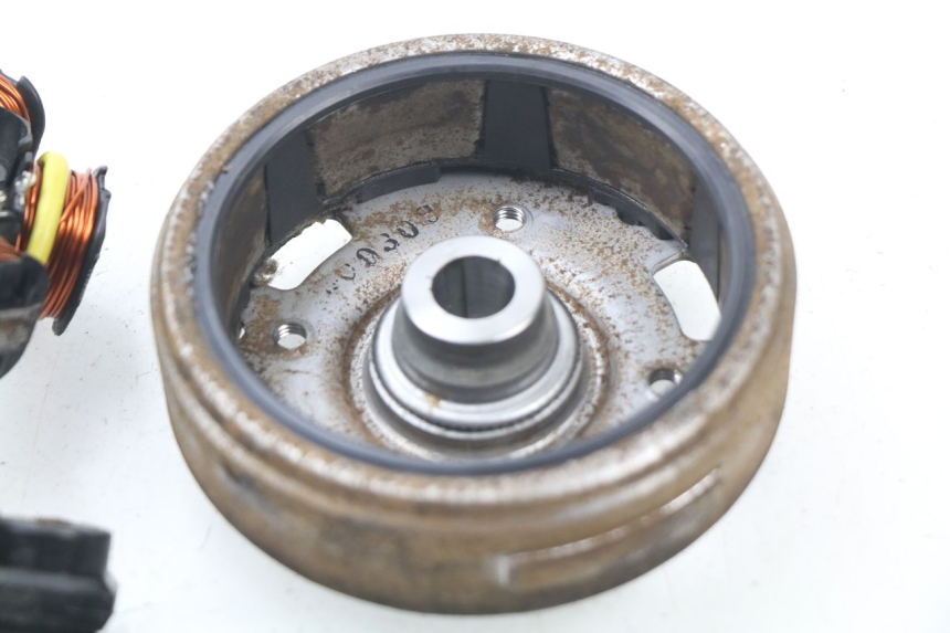 photo de ROTOR STATOR PEUGEOT TREKKER TKR 50 (2005 - 2014) - Fixing points details