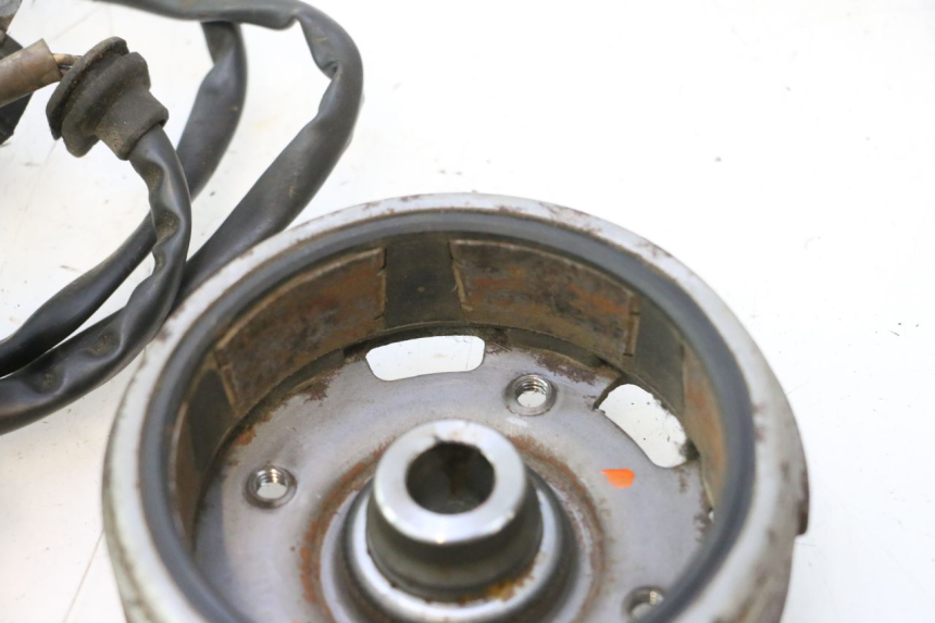 photo de ROTOR STATOR PEUGEOT TREKKER 50 (1995 - 2004) - Component zoom
