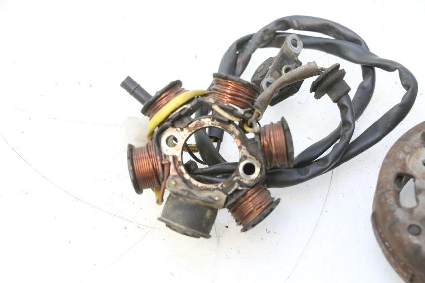 photo de ROTOR STATOR PEUGEOT TREKKER 50 (1995 - 2004) - High-resolution close-up