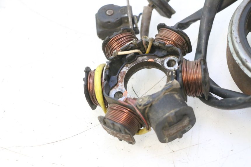 photo de ROTOR STATOR PEUGEOT TREKKER 50 (1995 - 2004) - Alternative perspective