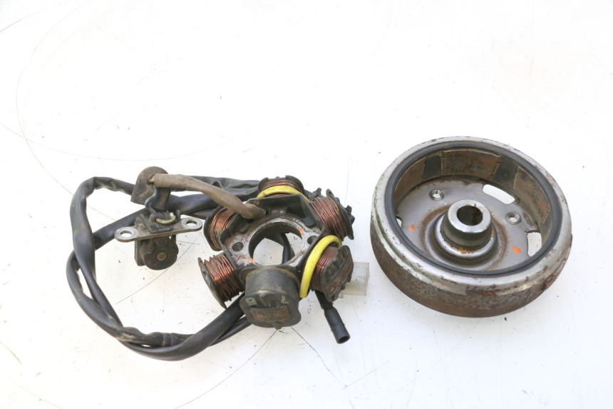 photo de ROTOR STATOR PEUGEOT TREKKER 50 (1995 - 2004) - Surface and material condition