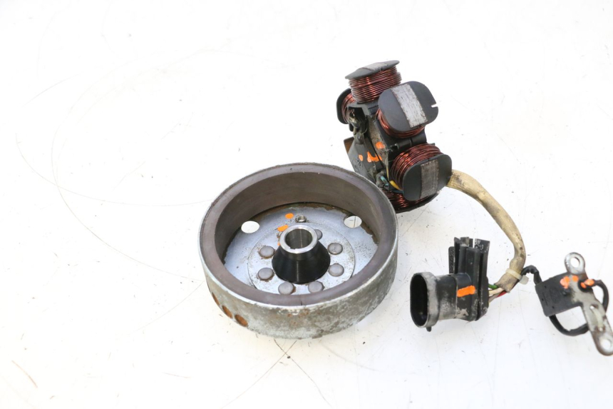 photo de ROTOR STATOR PIAGGIO TYPHOON 50 (2000 - 2009) - Alternative perspective