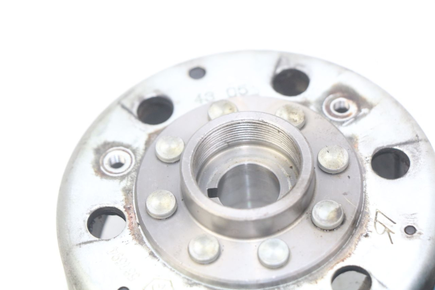 photo de ROTOR STATOR PIAGGIO VESPA LX 125 (2005 - 2010) - Fixing points details