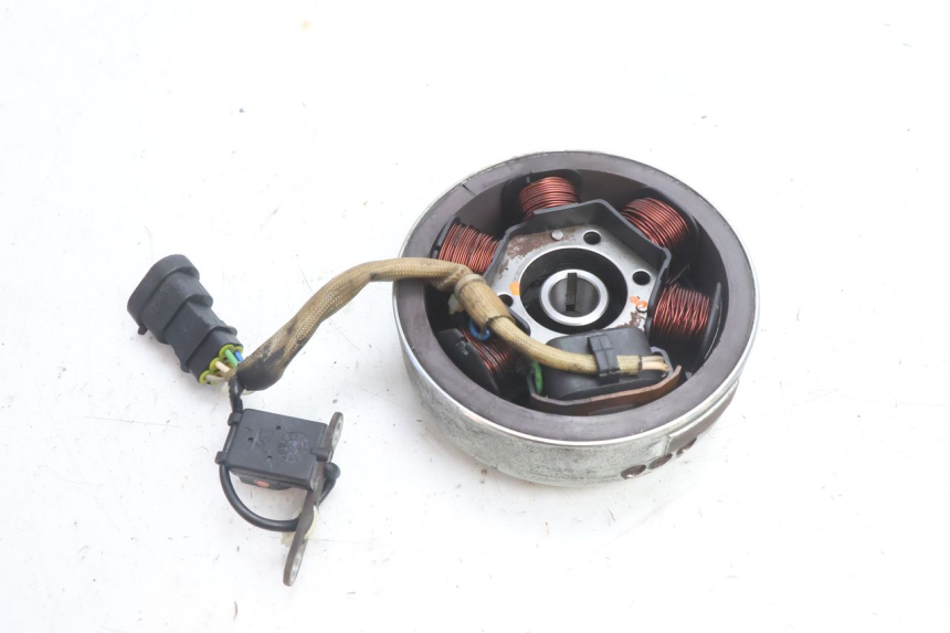 photo de ROTOR STATOR PIAGGIO VESPA S 2T 50 (2007 - 2014) - Alternative perspective
