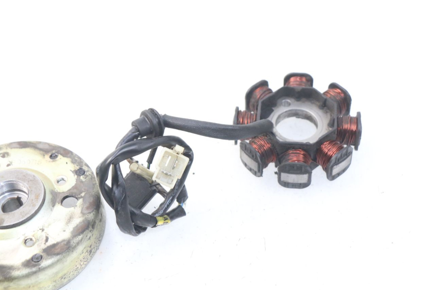 photo de ROTOR STATOR PEUGEOT VIVACITY NEW 4T 50 (2008 - 2017) - Alternative perspective