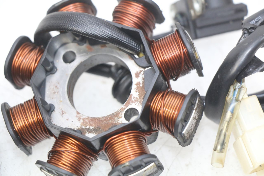 photo de ROTOR STATOR PEUGEOT VIVACITY NEW 4T 50 (2008 - 2017) - Additional view of the item