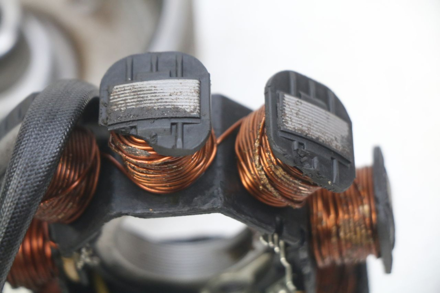 photo de ROTOR STATOR PEUGEOT VIVACITY NEW 4T 50 (2008 - 2017) - Alternative perspective