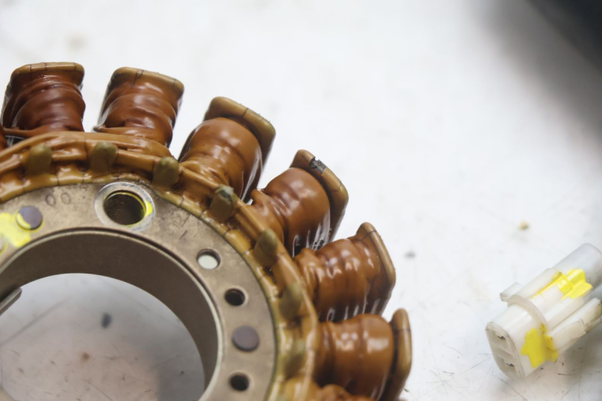 photo de ROTOR STATOR YAMAHA X-MAX XMAX 125 (2010 - 2013) - Fixing points details