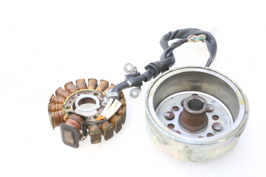 photo de ROTOR STATOR YAMAHA YP MAJESTY 125 (2002 - 2006) - Component zoom