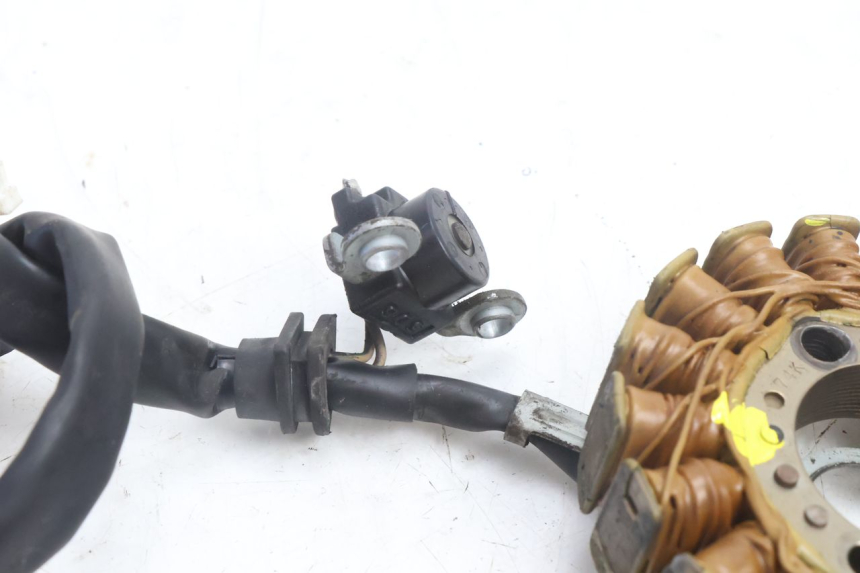 photo de ROTOR STATOR YAMAHA YP MAJESTY 125 (2007 - 2010) - Fixing points details