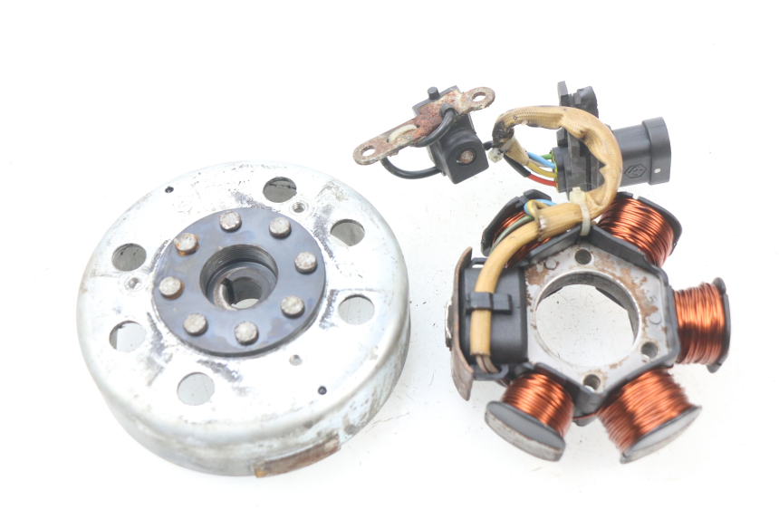 photo de ROTOR STATOR PIAGGIO ZIP 2T 50 (2009 - 2019) - Main view