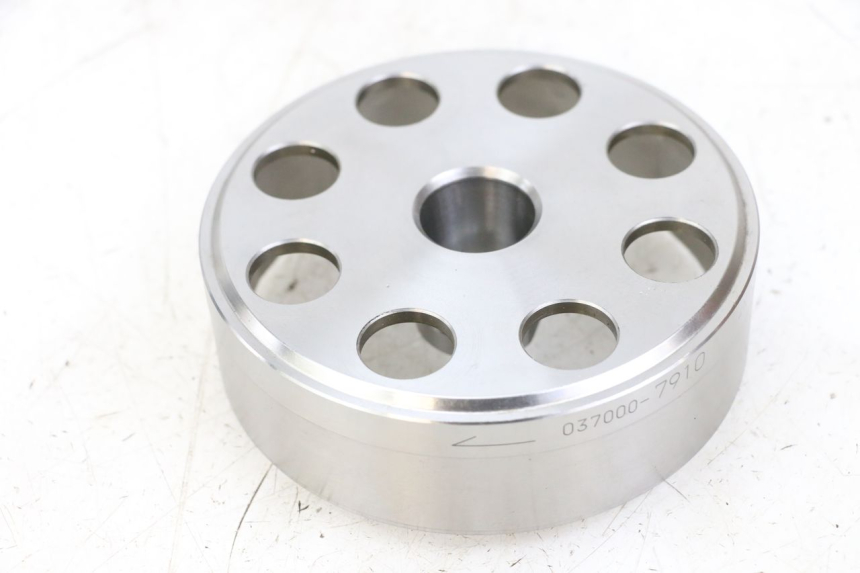 photo de ROTOR SUZUKI GSR 750 (2011 - 2017) - Technical close-up