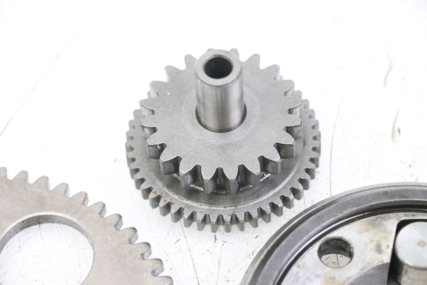 photo de STARTER CLUTCH SUZUKI GSX E 250 (1982 - 1983) - Technical close-up