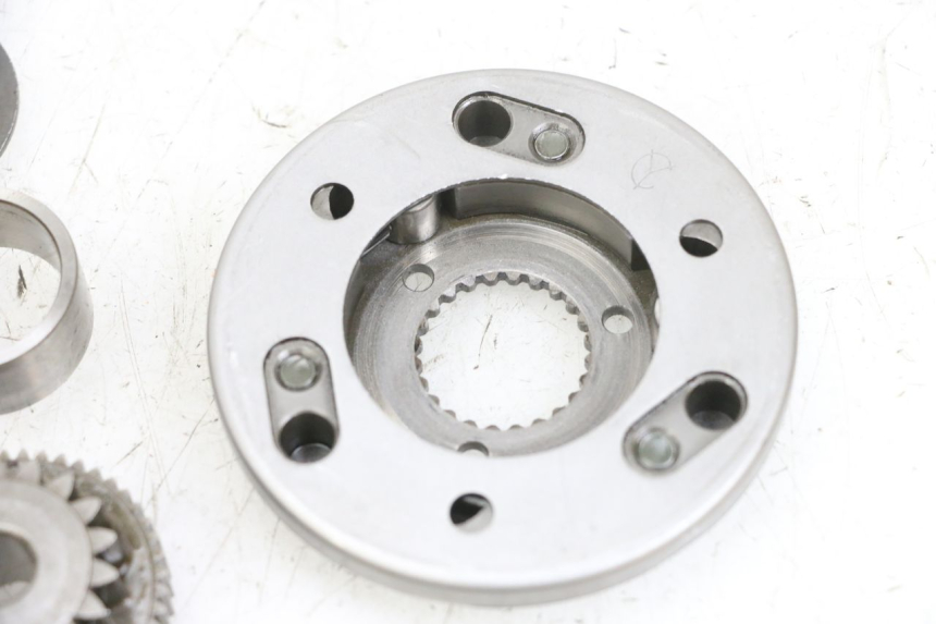 photo de STARTER CLUTCH YAMAHA NEOS NEO'S 4T 50 (2008 - 2016) - Fixing points details