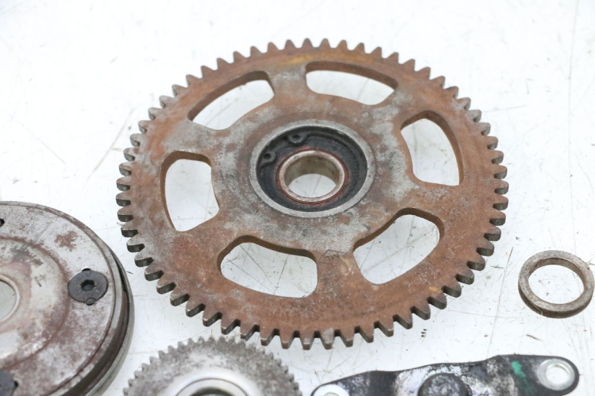 photo de STARTER CLUTCH PEUGEOT SATELIS 125 (2013 - 2018) - Fixing points details