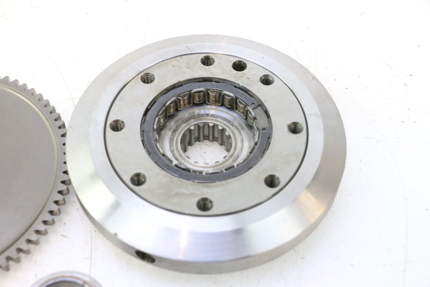 photo de STARTER CLUTCH DUCATI SS IE DS CARENEE 1000 (2002 - 2006) - Alternative perspective