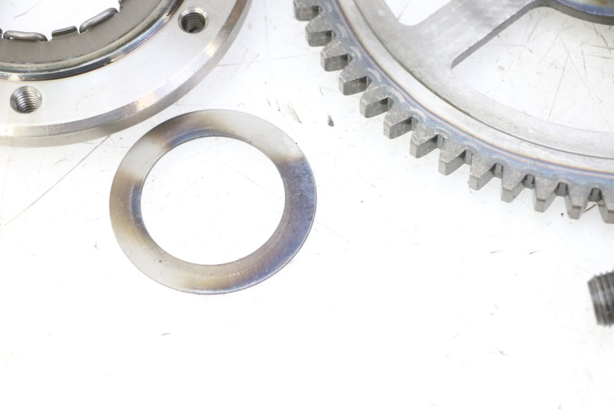 photo de STARTER CLUTCH YAMAHA TDM ABS 900 (2002 - 2014) - Fixing points details