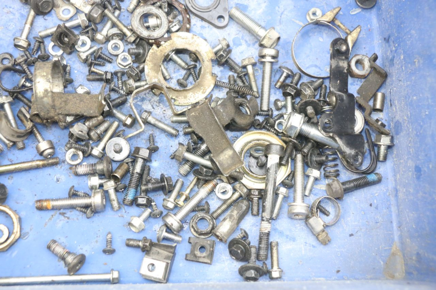 photo de SCREW FASTENER BAG KYMCO AGILITY 16+ 4T 50 (2018 - 2023) - Zoom on usage condition