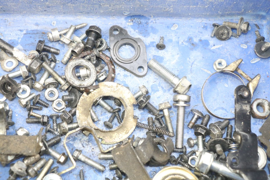 photo de SCREW FASTENER BAG KYMCO AGILITY 16+ 4T 50 (2018 - 2023) - Alternative perspective