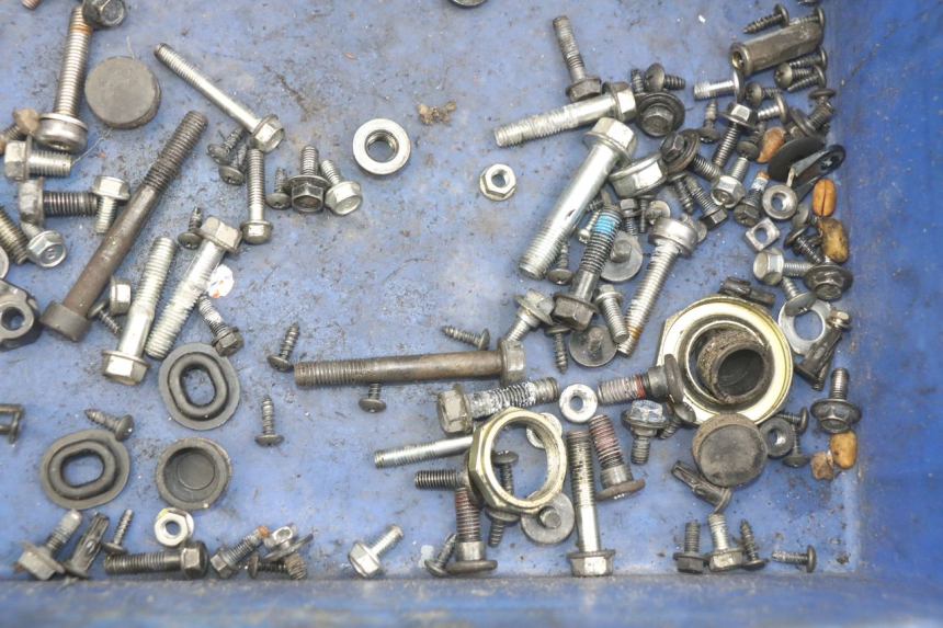 photo de SCREW FASTENER BAG KYMCO AGILITY 16+ 4T 50 (2018 - 2023) - Zoom on usage condition