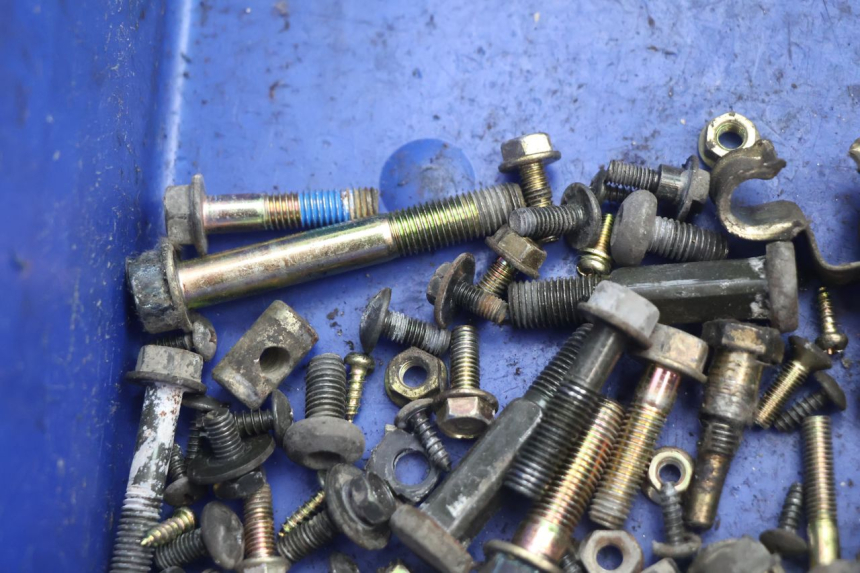 photo de SCREWS BAG KYMCO AGILITY 4T 10" 50 (2005 - 2018) - Component detail